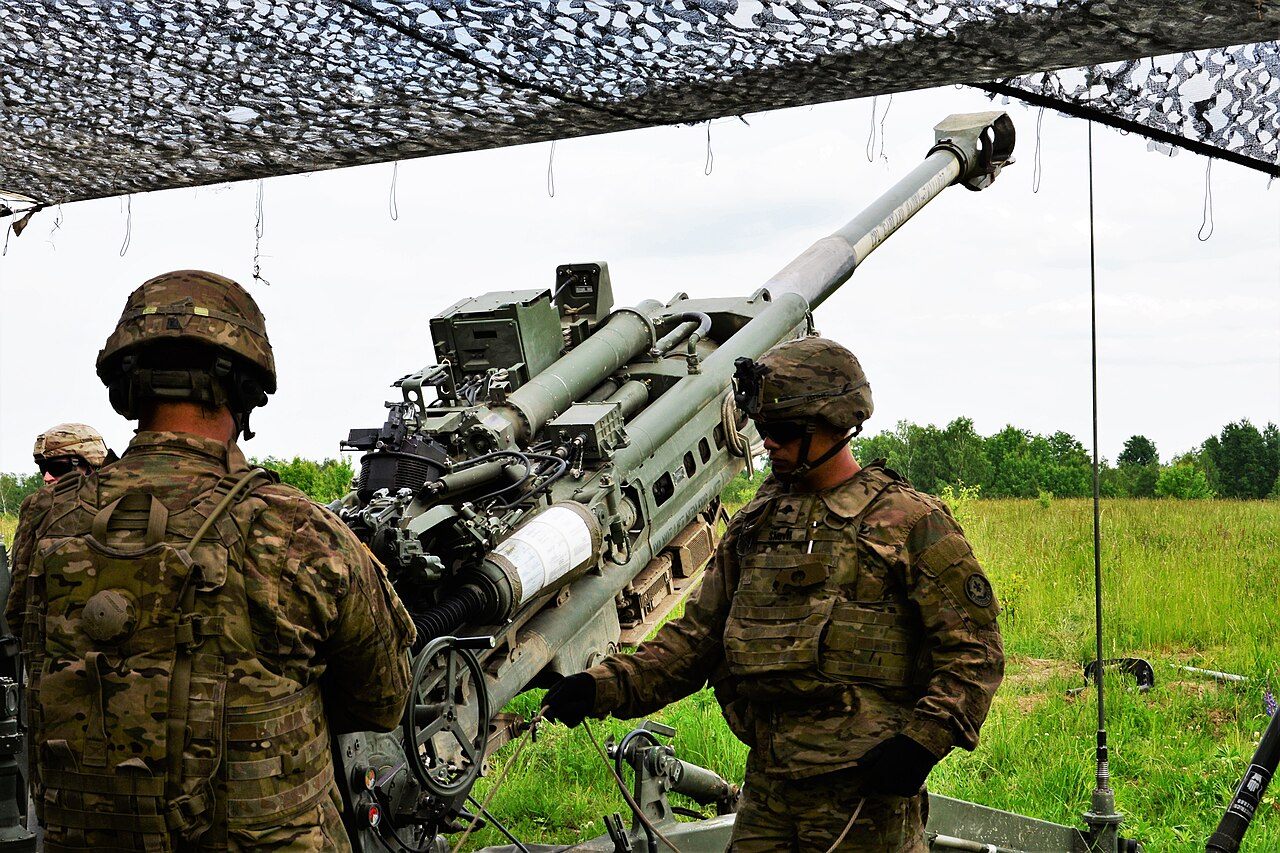M777